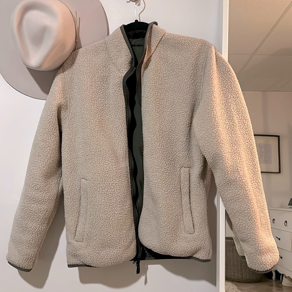 Everlane renew reversible fleece lined jacket